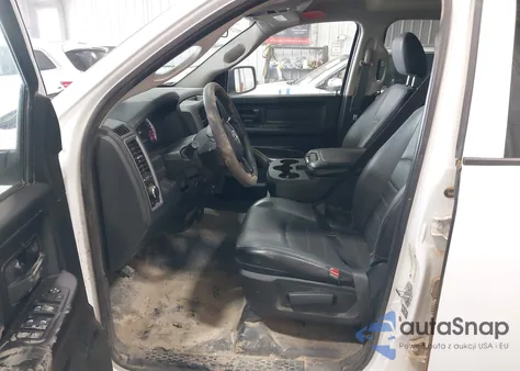 2023 Ram 1500 Classic Tradesman 4X4 6'4 Box z USA, uszkodzony, nr VIN 1C6RR7FG6PS539190